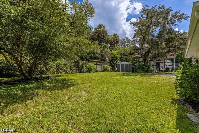 2018 Flamingo DR, North Fort Myers, FL 33917