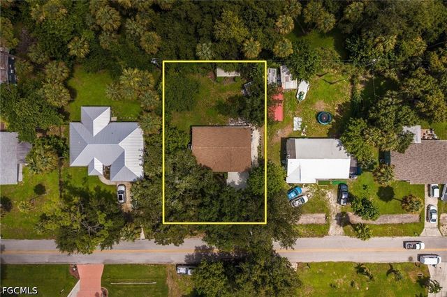 2018 Flamingo DR, North Fort Myers, FL 33917