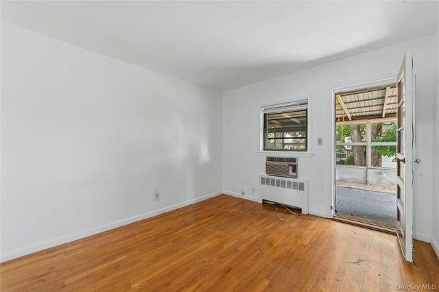 109 Wakefield Avenue, Yonkers, NY 10704