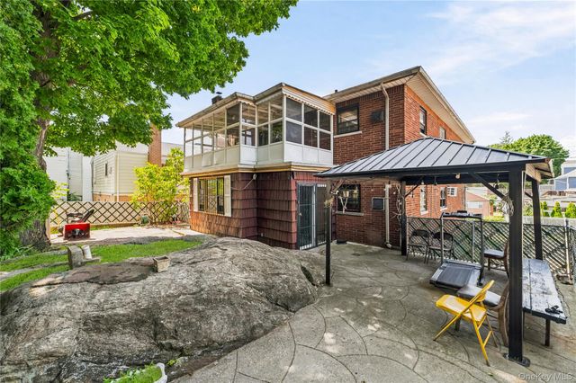 109 Wakefield Avenue, Yonkers, NY 10704