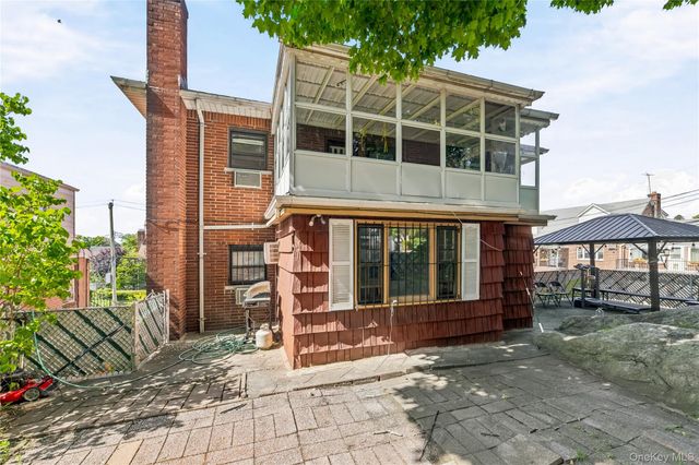 109 Wakefield Avenue, Yonkers, NY 10704
