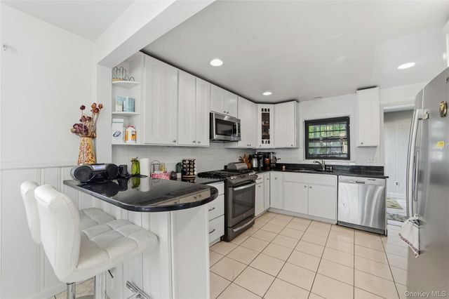 109 Wakefield Avenue, Yonkers, NY 10704