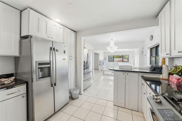 109 Wakefield Avenue, Yonkers, NY 10704