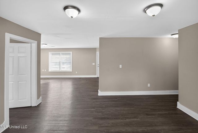 344 Queen Margaret Lane, Jackson, MS 39209