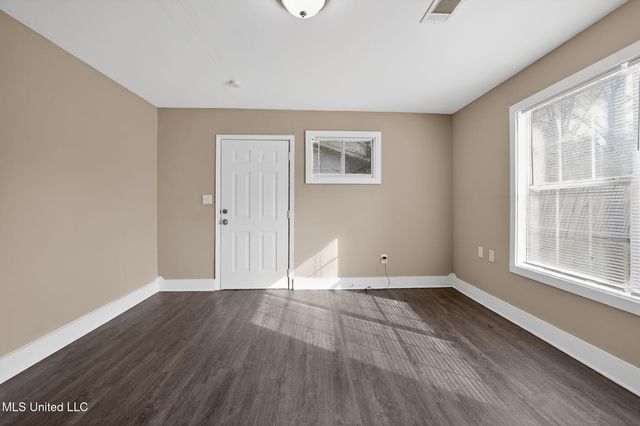 344 Queen Margaret Lane, Jackson, MS 39209