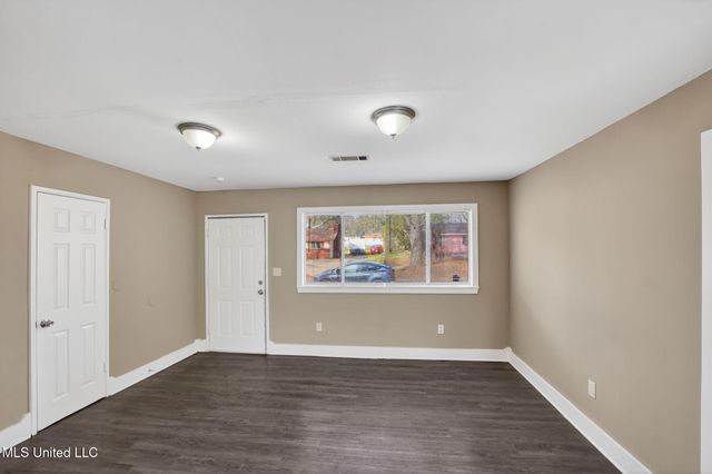 344 Queen Margaret Lane, Jackson, MS 39209