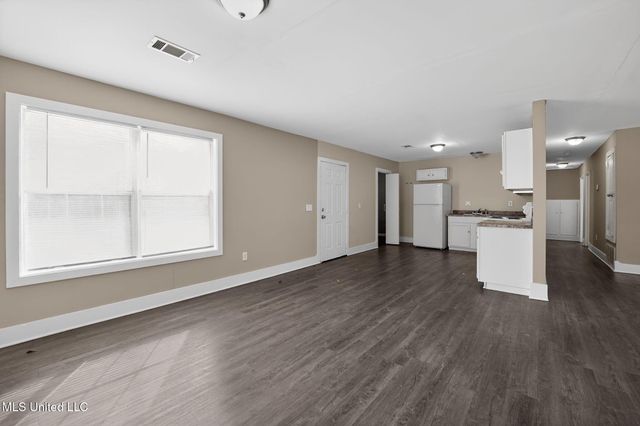 344 Queen Margaret Lane, Jackson, MS 39209