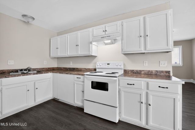 344 Queen Margaret Lane, Jackson, MS 39209