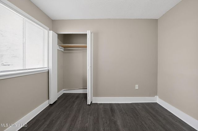 344 Queen Margaret Lane, Jackson, MS 39209