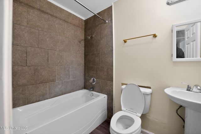 344 Queen Margaret Lane, Jackson, MS 39209