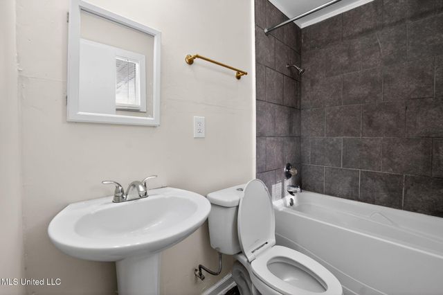 344 Queen Margaret Lane, Jackson, MS 39209