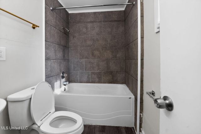 344 Queen Margaret Lane, Jackson, MS 39209