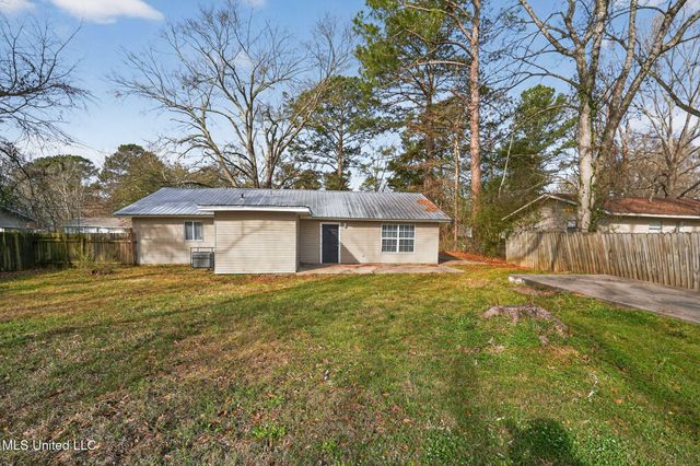 344 Queen Margaret Lane, Jackson, MS 39209