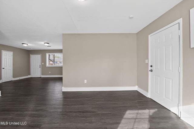 344 Queen Margaret Lane, Jackson, MS 39209