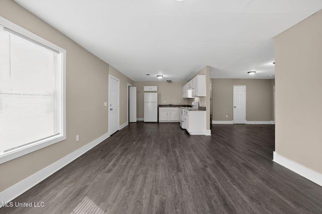 344 Queen Margaret Lane, Jackson, MS 39209