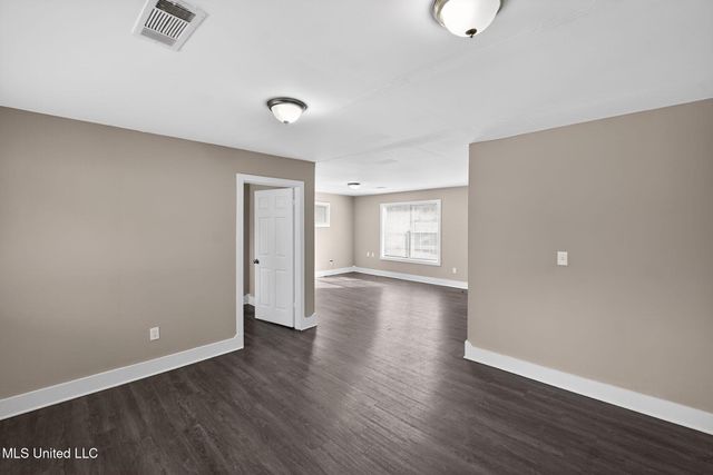 344 Queen Margaret Lane, Jackson, MS 39209