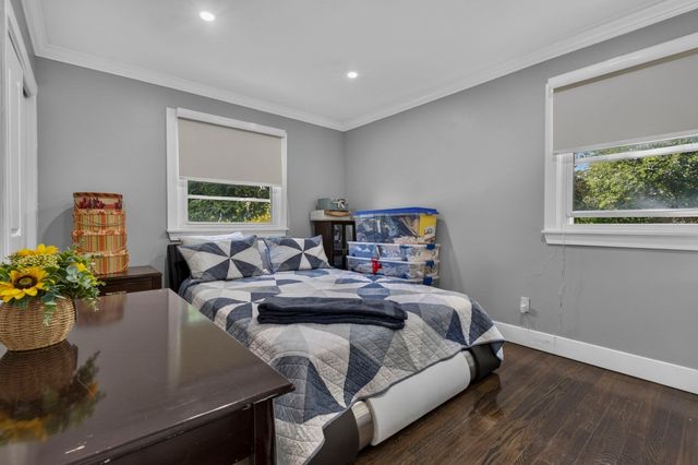 2 Yale St, Peabody, MA 01960