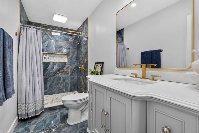 2 Yale St, Peabody, MA 01960