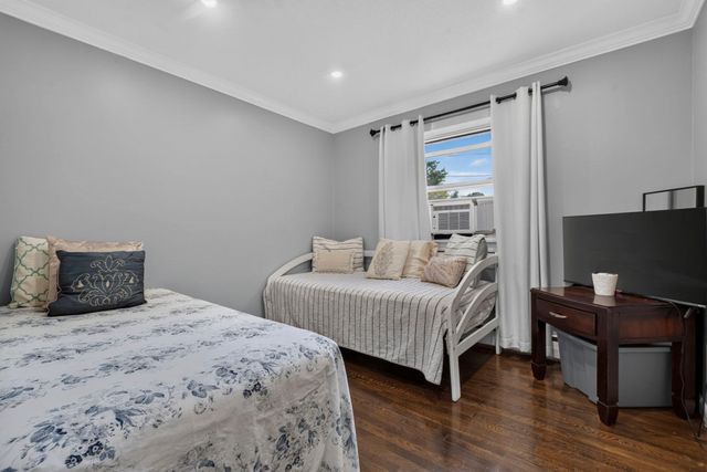 2 Yale St, Peabody, MA 01960