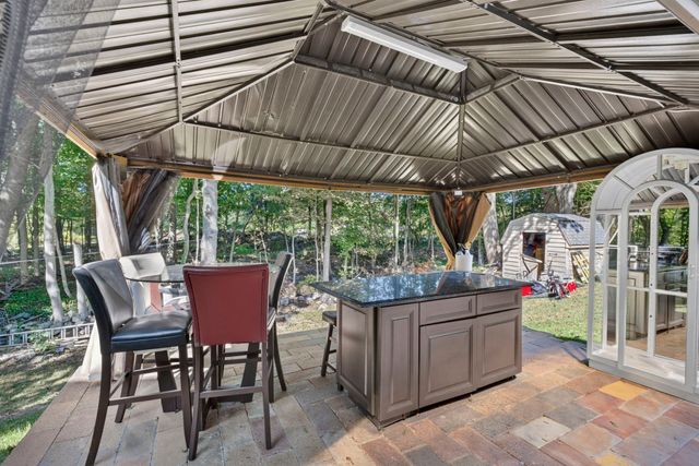 2 Yale St, Peabody, MA 01960