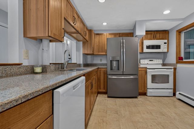 2 Yale St, Peabody, MA 01960