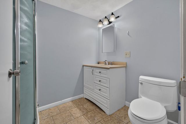 2 Yale St, Peabody, MA 01960