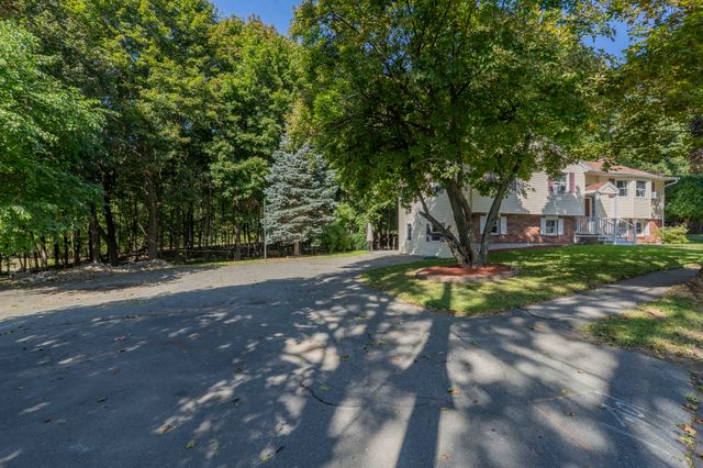 2 Yale St, Peabody, MA 01960