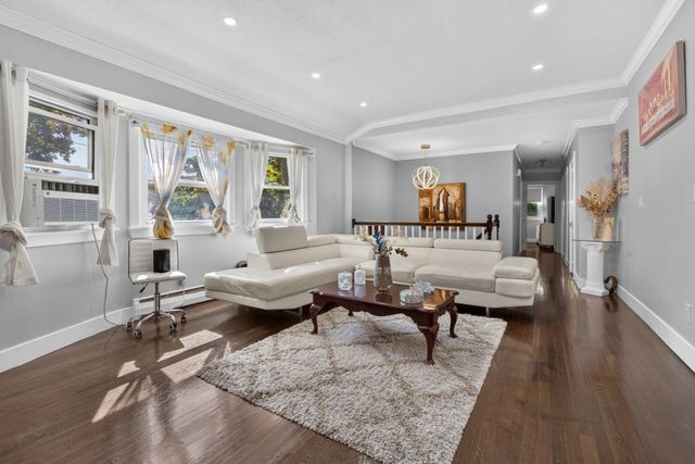2 Yale St, Peabody, MA 01960