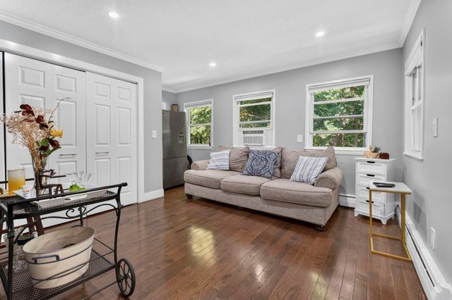 2 Yale St, Peabody, MA 01960
