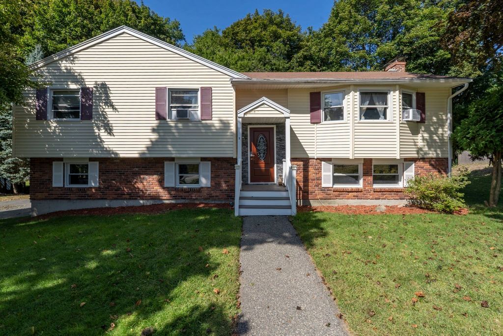 2 Yale St, Peabody, MA 01960