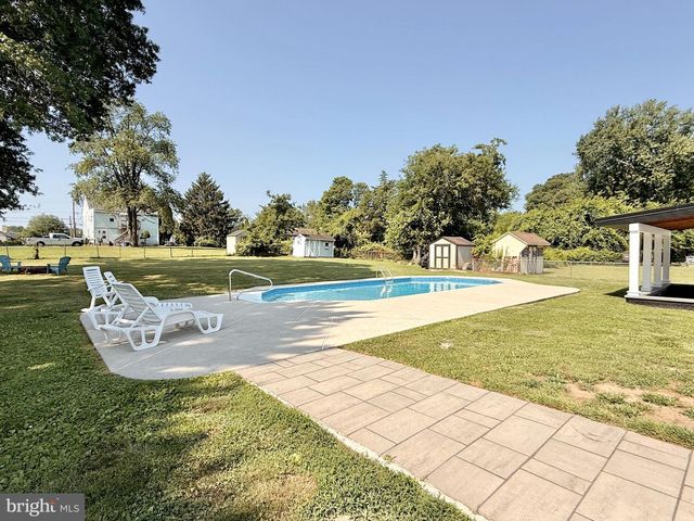 142 EDWARDS DR, Gloucester City, NJ 08030