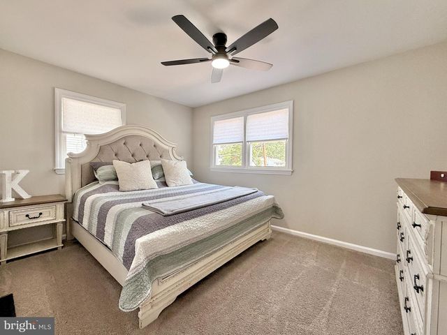 142 EDWARDS DR, Gloucester City, NJ 08030