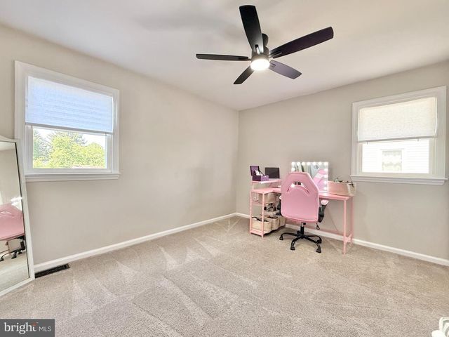 142 EDWARDS DR, Gloucester City, NJ 08030