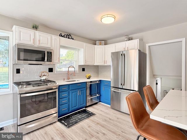 142 EDWARDS DR, Gloucester City, NJ 08030