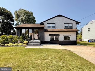 142 EDWARDS DR, Gloucester City, NJ 08030