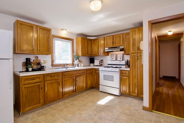 63 Marshall St, East Longmeadow, MA 01028