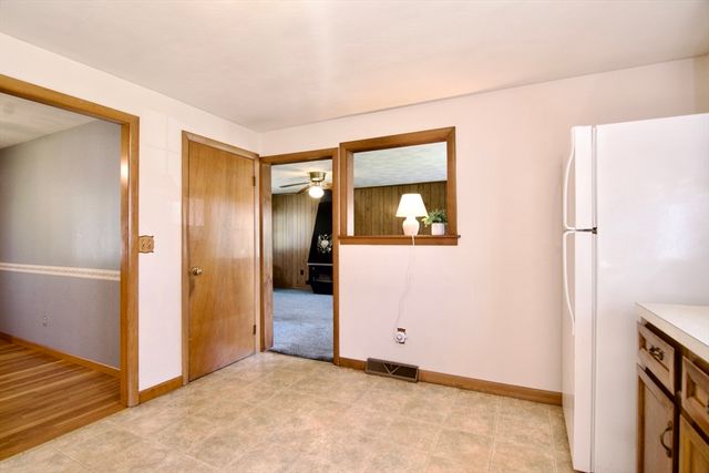 63 Marshall St, East Longmeadow, MA 01028