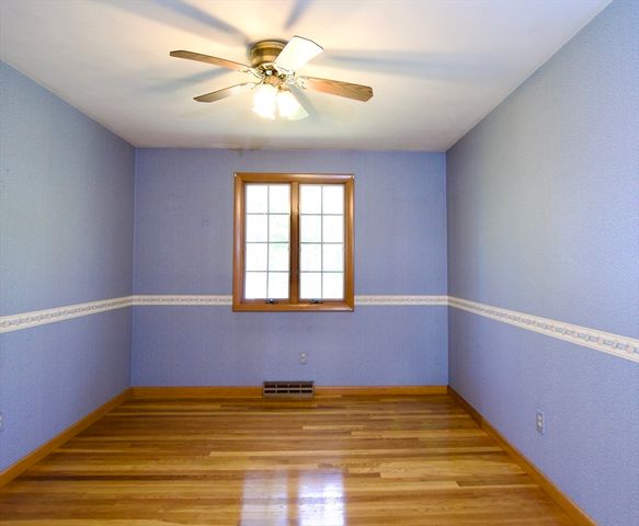63 Marshall St, East Longmeadow, MA 01028