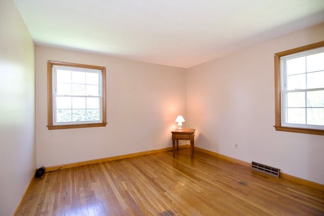 63 Marshall St, East Longmeadow, MA 01028