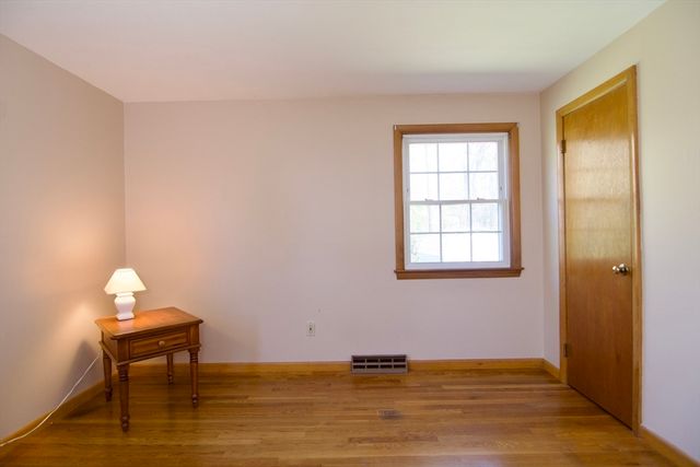 63 Marshall St, East Longmeadow, MA 01028