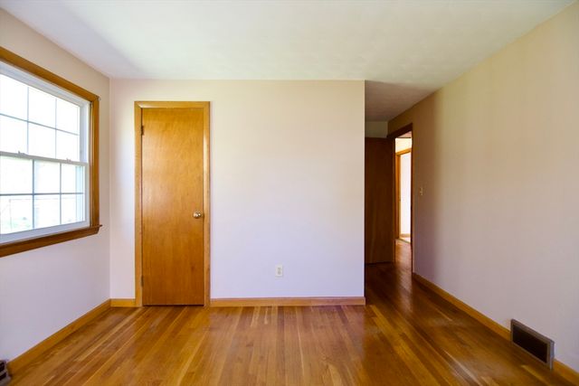 63 Marshall St, East Longmeadow, MA 01028