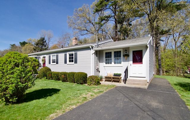 63 Marshall St, East Longmeadow, MA 01028