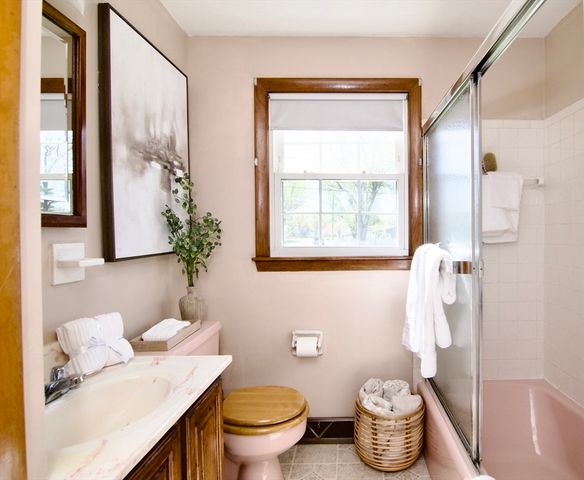 63 Marshall St, East Longmeadow, MA 01028