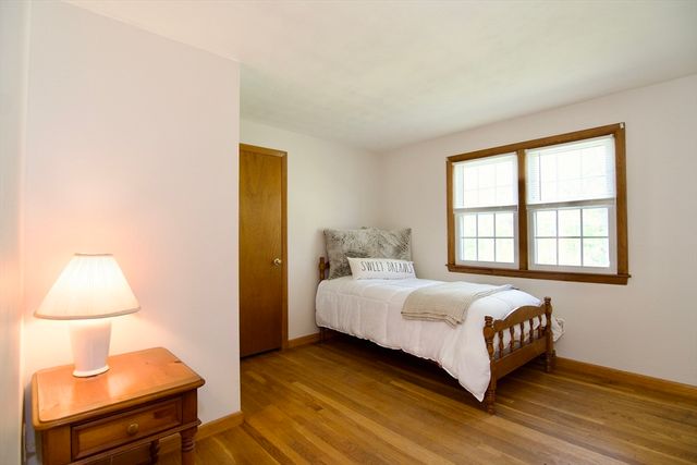 63 Marshall St, East Longmeadow, MA 01028