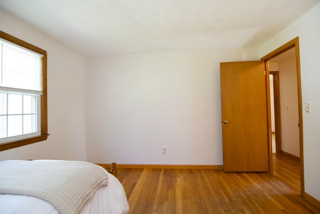 63 Marshall St, East Longmeadow, MA 01028