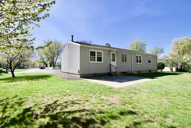 63 Marshall St, East Longmeadow, MA 01028