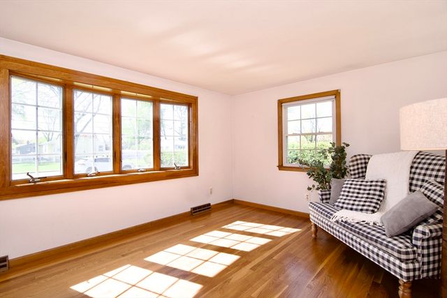 63 Marshall St, East Longmeadow, MA 01028