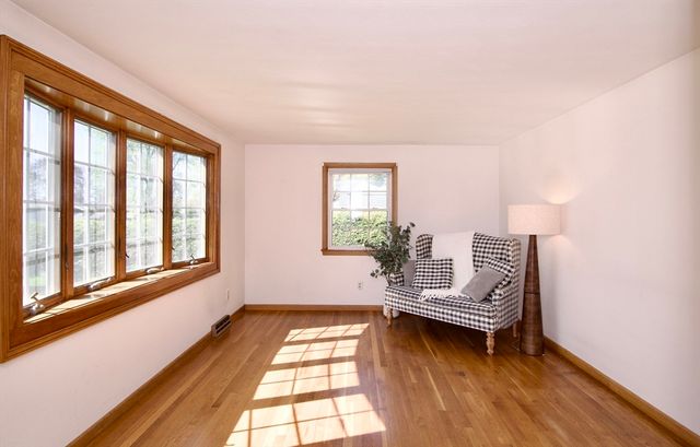 63 Marshall St, East Longmeadow, MA 01028