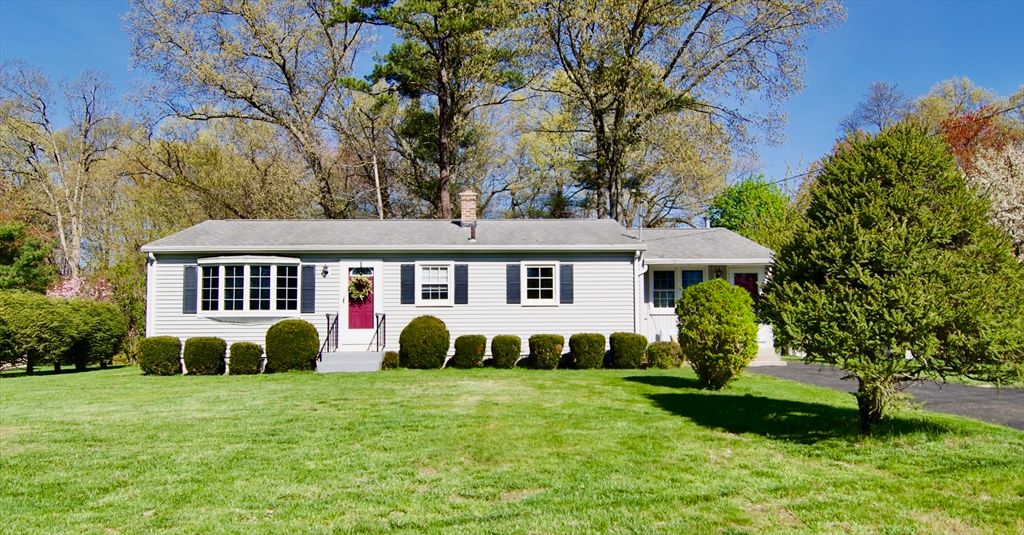 63 Marshall St, East Longmeadow, MA 01028