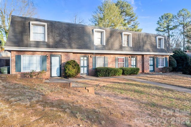 1182 10th Street Place Circle NW, Hickory, NC 28601